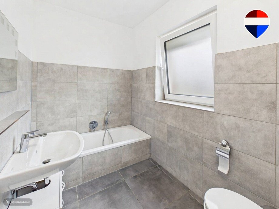 Badezimmer OG Doppelhaush�lfte Rotenburg