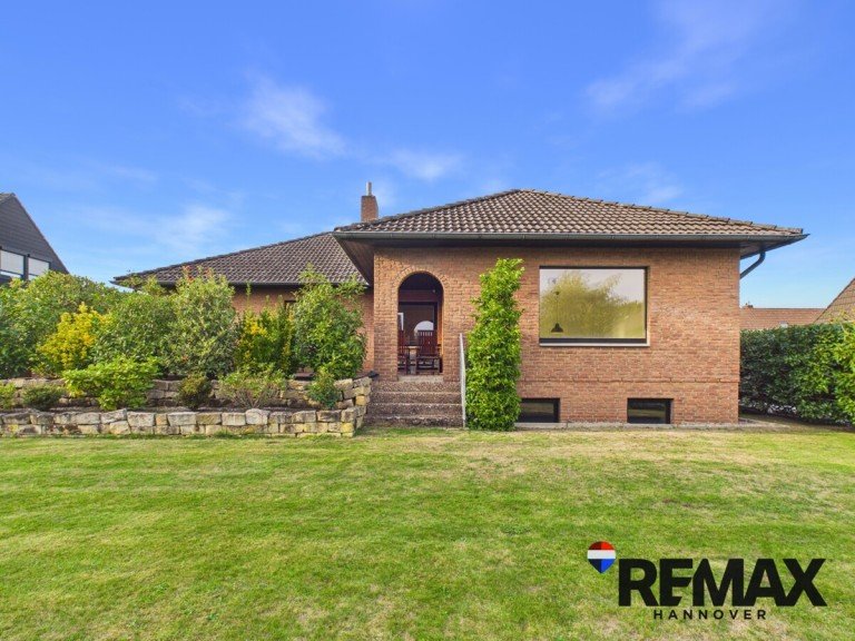 Gartenansicht Garbsen / Meyenfeld Bungalow Auf Erbpachtgrundst�ck: Stilvoll sanierter Bungalow mit besonderem Wohnambiente