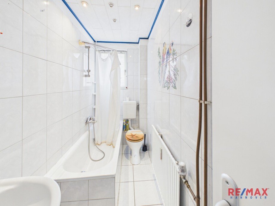 OG Wohnung - Tageslichtbad mit Wanne Mehrfamilienhaus Hannover