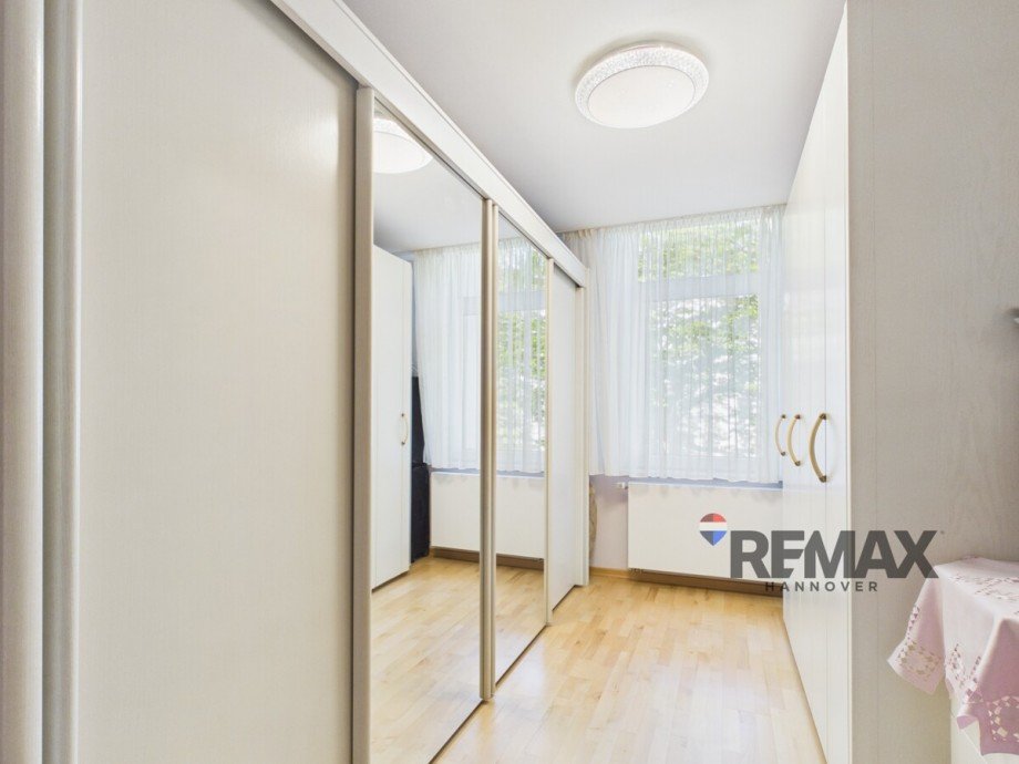 Ankleidezimmer 1.Og. Mehrfamilienhaus Hannover / Linden-S�d