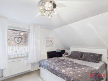 Schlafzimmer OG Charmante Doppelhaush�lfte in ruhiger Wohnlage