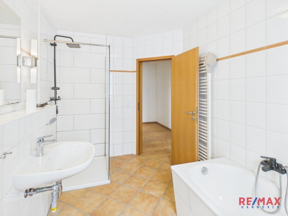 Badezimmer-OG Doppelhaush�lfte Bad Fallingbostel