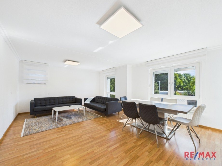 Wohnzimmer (1. OG links) Mehrfamilienhaus Hannover