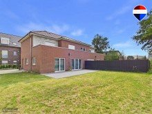 R�ckansicht Neuwertige Doppelhaush�lfte mit sonniger Terrasse und Garten!