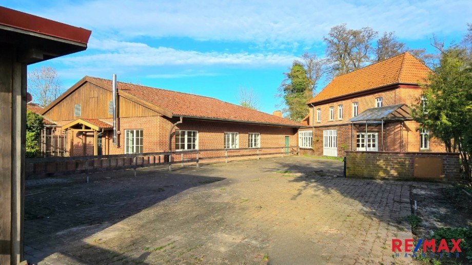 Ansicht Hof Haus 1 und 2 Mehrfamilienhaus Neustadt am R�benberge