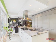 K�che-EG Landhaus mit Neubau, Ferienwohnung, Wintergarten & Photovoltaik auf gro�em Grundst�ck