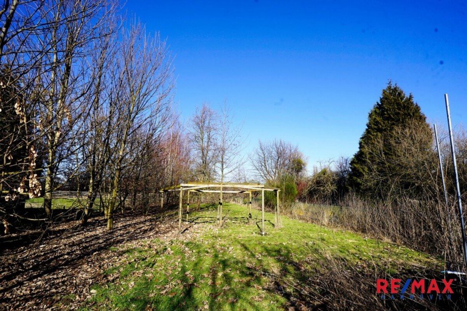 Gartenansicht vorne Doppelhaush�lfte Wennigsen