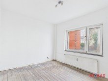Zimmer Zentral in Lehrte: Sanierungsbed�rftiges Mehrfamilienhaus in Bahnhof-N�he!