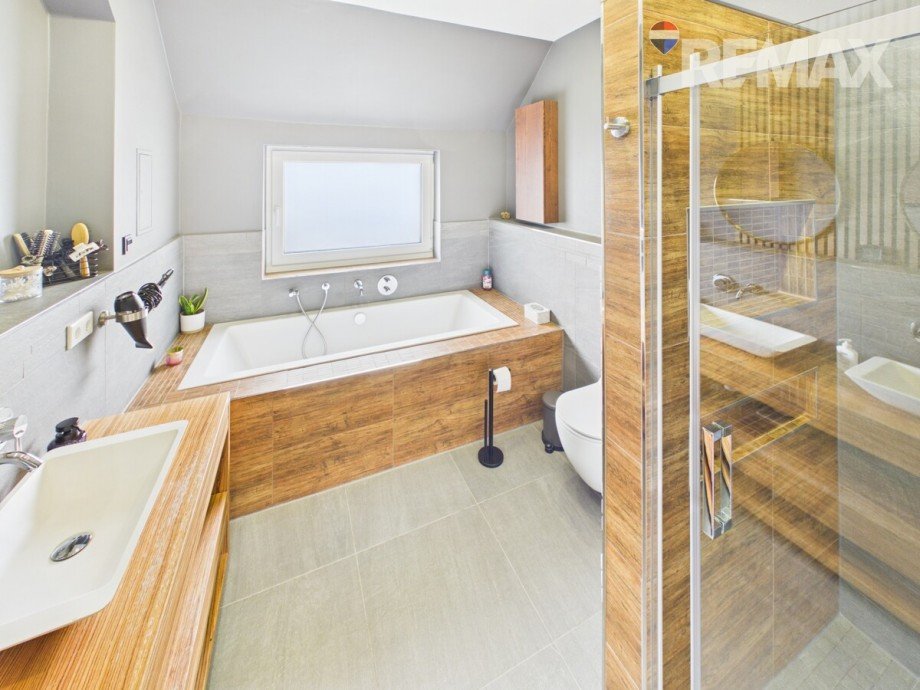 11_1.OG Badezimmer Reihenmittelhaus Hannover