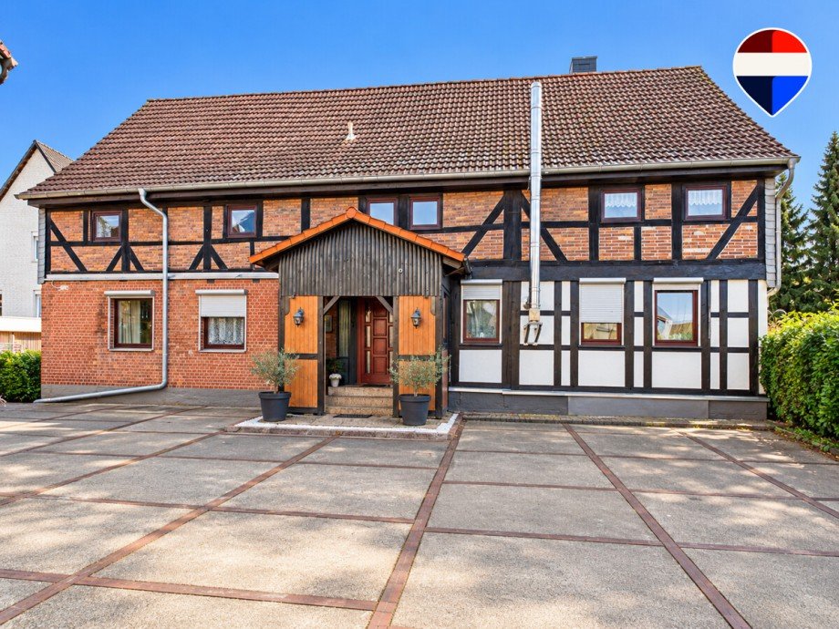 Frontansicht Mehrfamilienhaus Gro� Fl�the