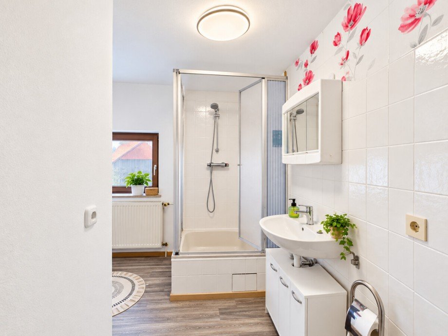 Badezimmer-OG Mehrfamilienhaus Gro� Fl�the