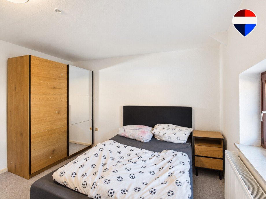 Schlafzimmer-OG Mehrfamilienhaus Gro� Fl�the