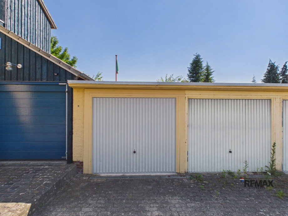 Garagen Au�enansicht Reihenmittelhaus Hildesheim