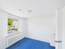 Zimmer links von der Diele aus Gro�z�giges Reihenmittelhaus in gefragter Lage der Marienburger H�he
