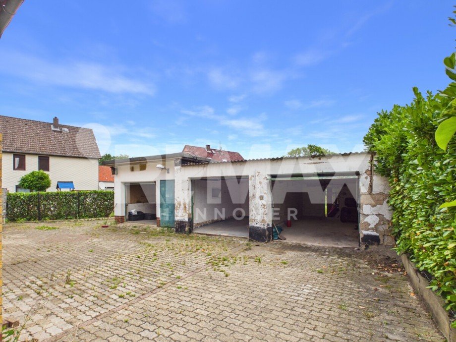 Innenhof und Garagen Einfamilienhaus Bockenem / Ortshausen