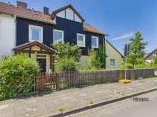 Haus linke Au�enansicht Gro�z�giges Reihenmittelhaus in gefragter Lage der Marienburger H�he