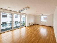 Hauptbild VERMIETUNG: B�ror�ume in Vahrenwald110 m� | 990 EUR kalt | 4 R�ume inkl. K�che