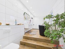 Badezimmer OG. Charmante Doppelhaush�lfte in ruhiger Wohnlage