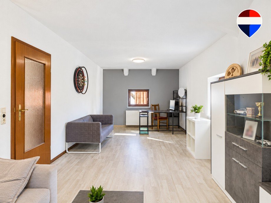 Wohnzimmer-OG Mehrfamilienhaus Gro� Fl�the