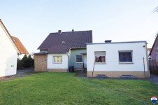 Hauptbild Familienidyll im Gr�nen: Viel Platz, neue Heizung (04/26) & perfekte Bedingungen f�r Mehrgenerationenwohnen!