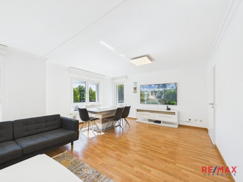 Wohnzimmer (1. OG links) Mehrfamilienhaus Hannover