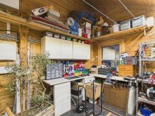 Werkstatt  (KI-generiert) Blockholzhaus Idylle mit Pool, Kamin & Sauna: Dein t�gliches Urlaubsgef�hl