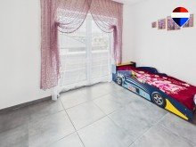 Kinderzimmer OG Neuwertige Doppelhaush�lfte mit sonniger Terrasse und Garten!