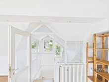 Zentraler Blick auf den Studioeingang Gro�z�giges Reihenmittelhaus in gefragter Lage der Marienburger H�he