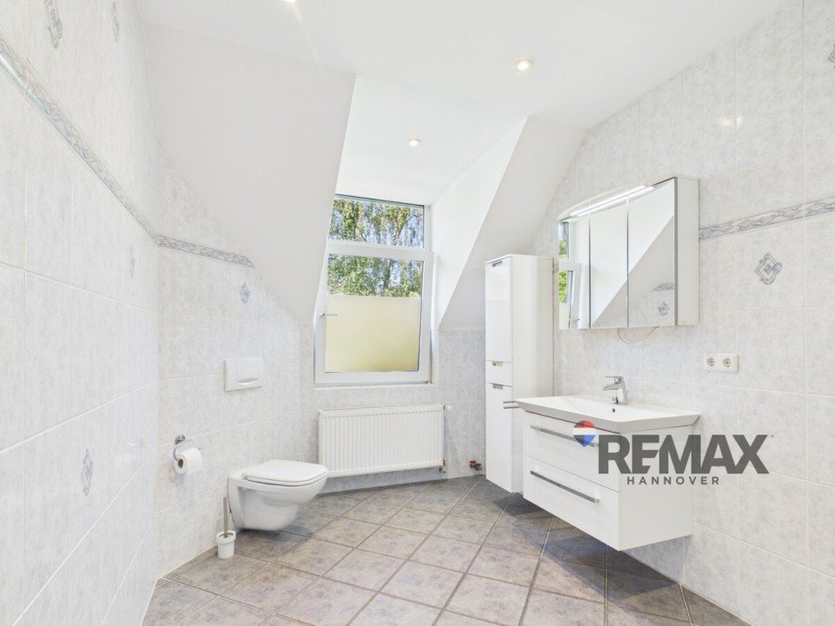 Badezimmer 3.Og. Mehrfamilienhaus Hannover / Linden-S�d
