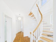 Diele im ersten Stock Gro�z�giges Reihenmittelhaus in gefragter Lage der Marienburger H�he