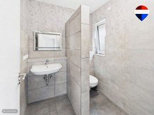 G�ste-WC Neuwertige Doppelhaush�lfte mit sonniger Terrasse und Garten!