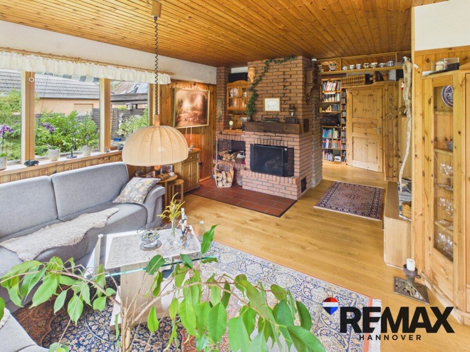 Blick zum Kamin Einfamilienhaus Unterl��
