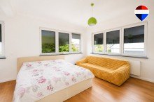 Schlafzimmer Wohnen und Arbeiten perfekt vereint - Moderne Wohn- und Gewerbeimmobilie mit Halle in Seelze!