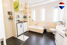 Badezimmer Wohnen und Arbeiten perfekt vereint - Moderne Wohn- und Gewerbeimmobilie mit Halle in Seelze!