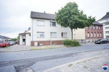 Au�enansicht Zentral in Lehrte: Sanierungsbed�rftiges Mehrfamilienhaus in Bahnhof-N�he!