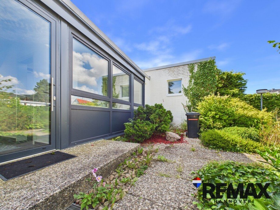 Aussenansicht links Bungalow Laatzen