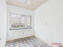 Zimmer Zentral in Lehrte: Sanierungsbed�rftiges Mehrfamilienhaus in Bahnhof-N�he!