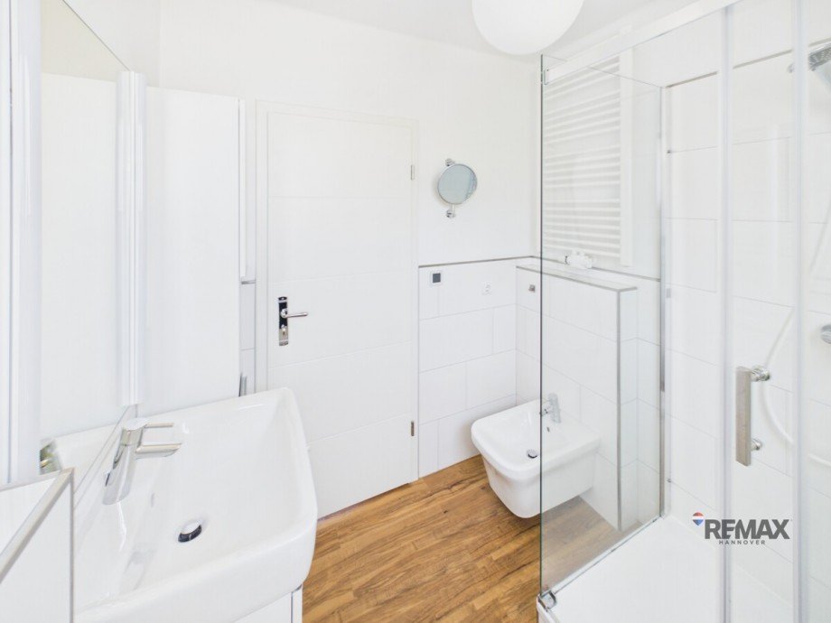 Badezimmer mit BD und Fu�bodenheizung Reihenmittelhaus Hildesheim