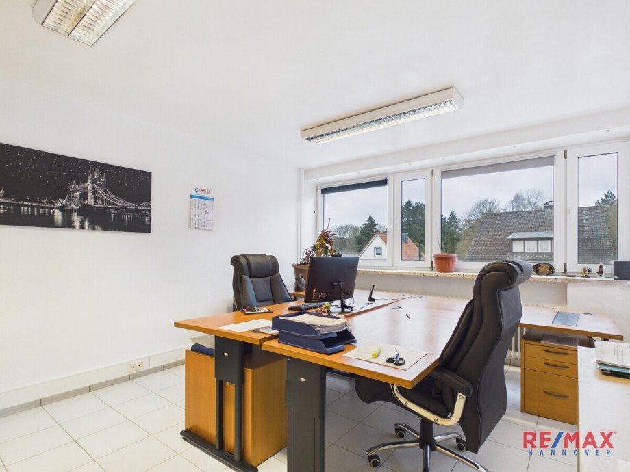 B�ro B�rofl�che Springe