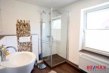 Bad OG Doppelhaush�lfte mit gro�em Garten in Wennigsen-Evestorf
