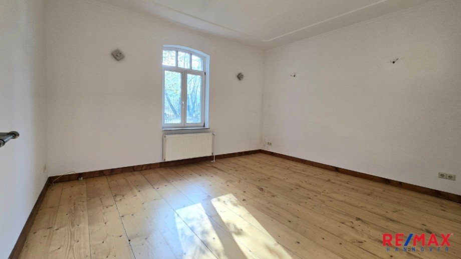 Haus 1 Zimmer 1 EG Mehrfamilienhaus Neustadt am R�benberge