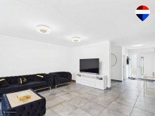 offener Wohnbereich Neuwertige Doppelhaush�lfte mit sonniger Terrasse und Garten!