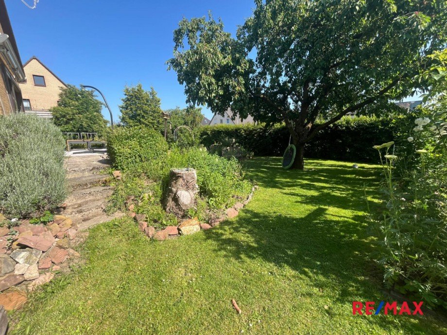 Der Garten von der Einfahrt aus Einfamilienhaus Algermissen / L�hnde