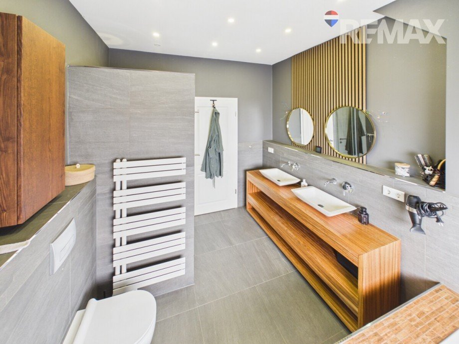 12_1.OG Badezimmer Reihenmittelhaus Hannover