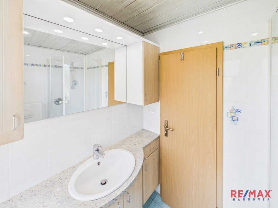 Badezimmer 1.OG 02 Reihenendhaus Hannover